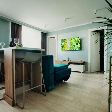 Studio 76 Apartment Onesti Bagian luar foto